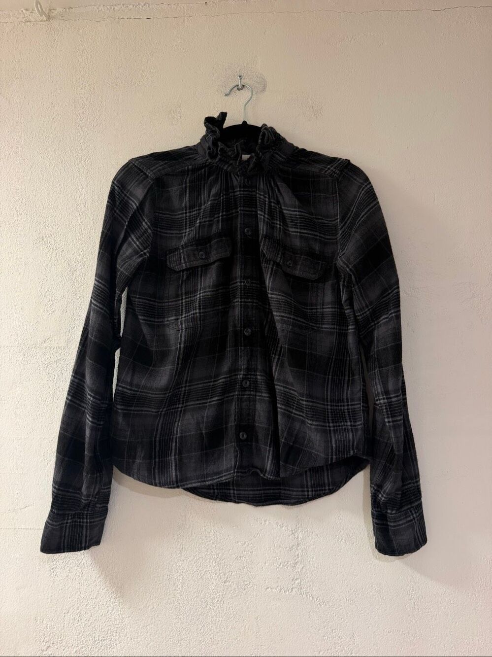 KMJ Quarantina Ruffle Collar Button Down Blouse in Gray Plaid Small